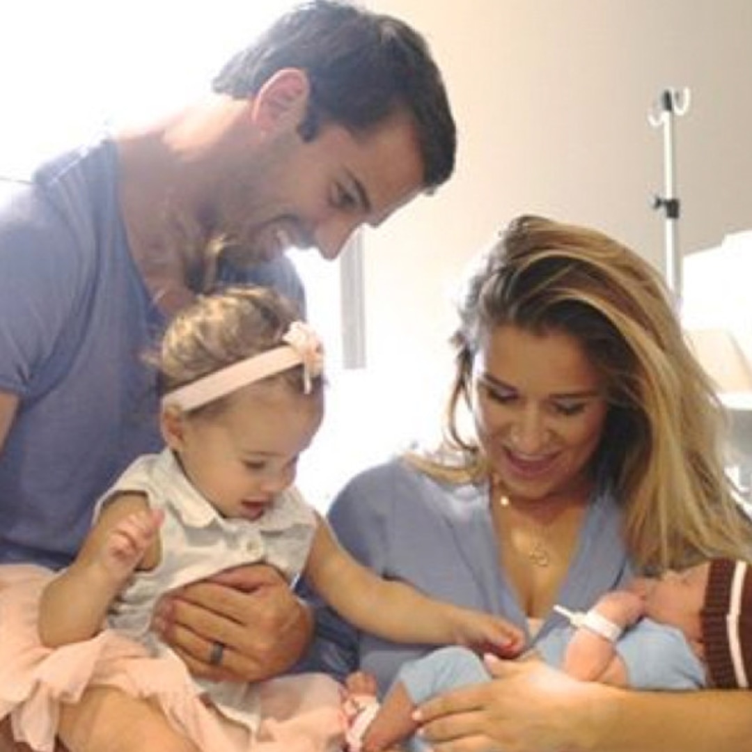 Jessie James Decker Shares First Full Family Portrait! - E! Online